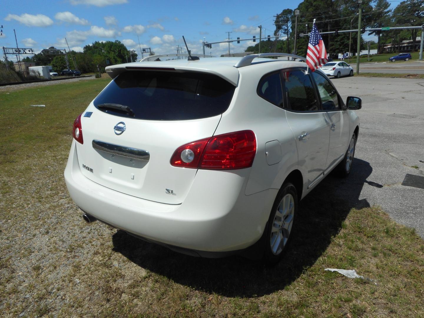 2011 White Nissan Rogue (JN8AS5MT4BW) , located at 2553 Airline Blvd, Portsmouth, VA, 23701, (757) 488-8331, 36.813889, -76.357597 - ***VEHICLE TERMS*** Down Payment: $999 Weekly Payment: $100 APR: 23.9% Repayment Terms: 42 Months *** CALL ELIZABETH SMITH - DIRECTOR OF MARKETING @ 757-488-8331 TO SCHEDULE YOUR APPOINTMENT TODAY AND GET PRE-APPROVED RIGHT OVER THE PHONE*** - Photo#5